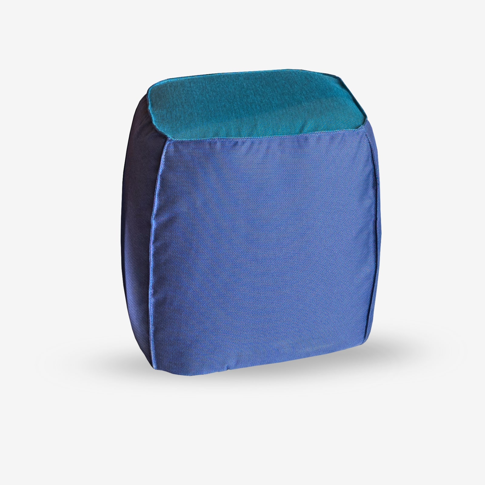 pouf-di-design-moderni-per-ristoranti-alberghi-in-tessuto-metallo-oro-produzione-pouf-crippa